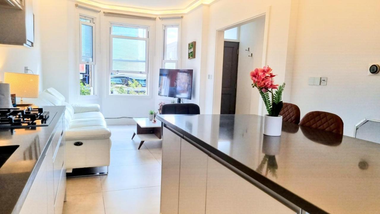 Surbiton Luxury Garden House 19 Villa Dış mekan fotoğraf