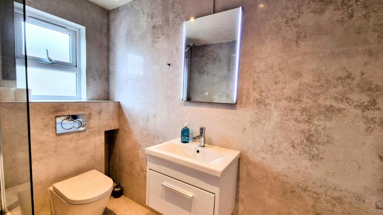 Surbiton Luxury Garden House 19 Villa Dış mekan fotoğraf