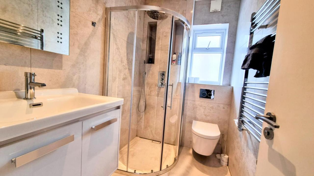 Surbiton Luxury Garden House 19 Villa Dış mekan fotoğraf